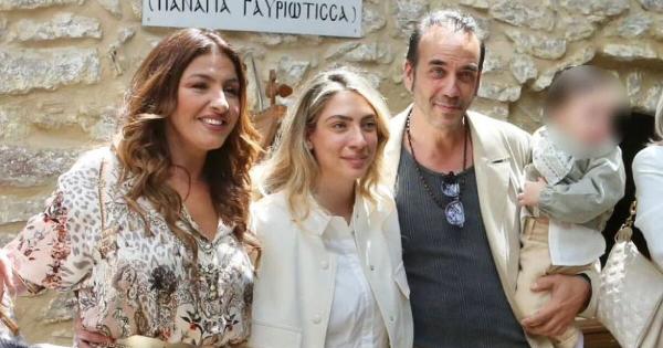Σε πελάγη ευτυχίας ο Πάνος Μουζουράκης και η Μαριλού: Βάφτισαν τον γιο τους με νονά την Έλενα Παπαρίζου – Δείτε φωτογραφίες