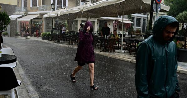 Καιρός: Η προειδοποίηση Αρναούτογλου για ισχυρές καταιγίδες – Που θα χτυπήσουν σήμερα το βράδυ