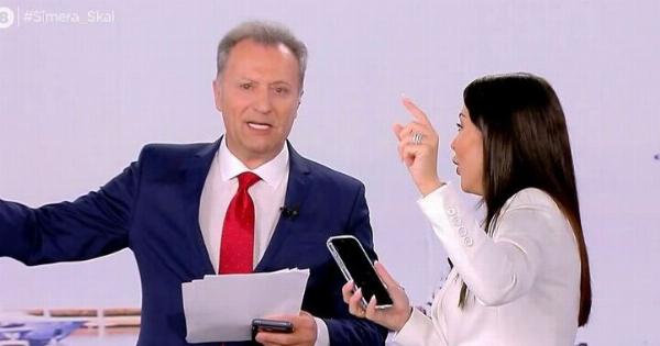 Χαμός στο στούντιο με Λατινοπούλου και Ζωή Κωνσταντοπούλου – Σε αμηχανία οι δημοσιογράφοι – “Με σπρώχνετε;…”(Βίντεο)