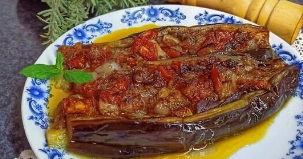 Ιμάμ μπαϊλντί – Παραδοσιακή συνταγή με μελιτζάνες και πλούσια γέμιση