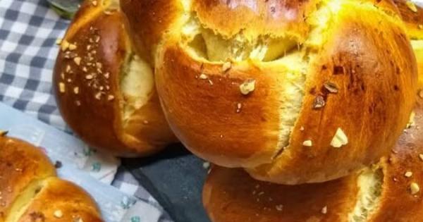 Εύκολα τσουρέκια αφράτα – Η συνταγή που πετυχαίνει χωρίς κόπο