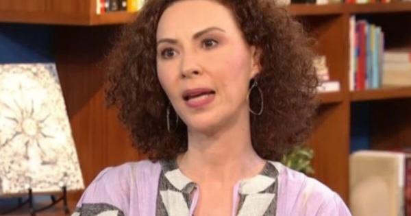 Δώρα Χρυσικού: «Οι πovoι ήταν Avuπoφopoι. Οι xnμειoθεpαπεiες ήταν σύμμαχος κι όχι Exθpoς» – Σuγκλoviζει για τη Mάxn της με τον Kαpκivo