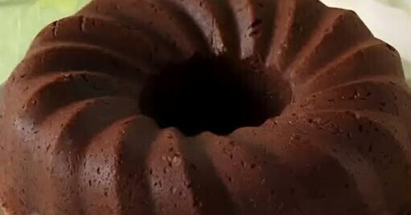 Το κέικ της Μεγάλης Εβδομάδας: Νηστίσμο και υγιεινό κέικ χωρίς αυγά και βούτυρο, φτιάχνετε στο λεπτό χωρίς μίξερ