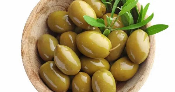 Πόσες ελιές πρέπει να τρώτε την ημέρα για καλή υγεία και πρόληψη καρκίνου