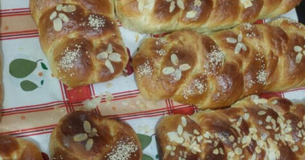 Τα τσουρέκια με ζαχαρούχο που κάνω 10 χρόνια – Δεν αποτυγχάνουν ποτέ!