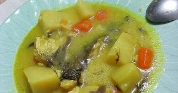 Παραδοσιακή ψαρόσουπα με μπακαλιάρο – εύκολη και πεντανόστιμη