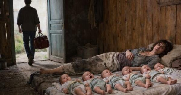 Το 1990, ένας άντρας γύρισε την πλάτη στην οικογένειά του με μία μόνο φράση. Ονόμασε τα ίδια του τα παιδιά «ένα άχρηστο βάρος». Τριάντα χρόνια αργότερα, το παρελθόν που πίστευε ότι είχε θαφτεί ξαναφάνηκε μπροστά του… και τον διέλυσε