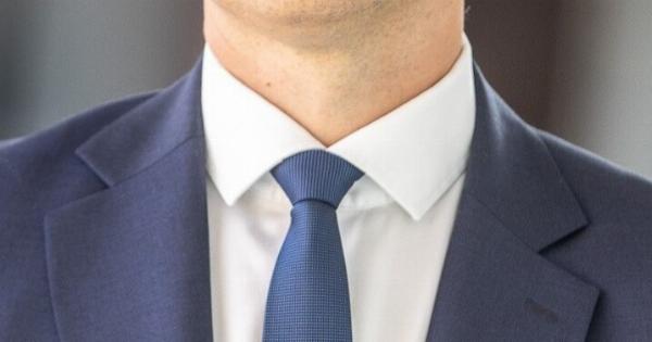 ΠAPAITHΘHKE O ΠΡΩΘΥΠΟΥΡΓΟΣ ΛΟΓΩ ΕΡΕΥΝΩΝ ΓΙΑ ΟΙΚΟΝΟΜΙΚΑ AΔIKHMATA