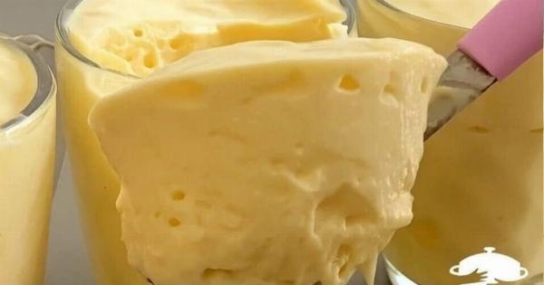 Γλυκό σε ποτήρι με κρέμα – Έτοιμο σε 10 λεπτά με λίγα υλικά