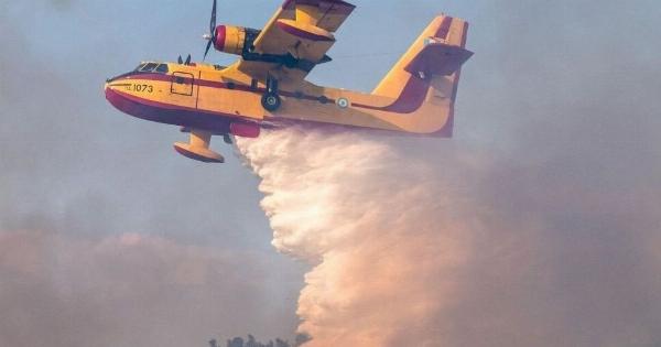 Τεράστια φωτιά τώρα: Δίνουν μεγάλη μάχη 11 εναέρια μέσα