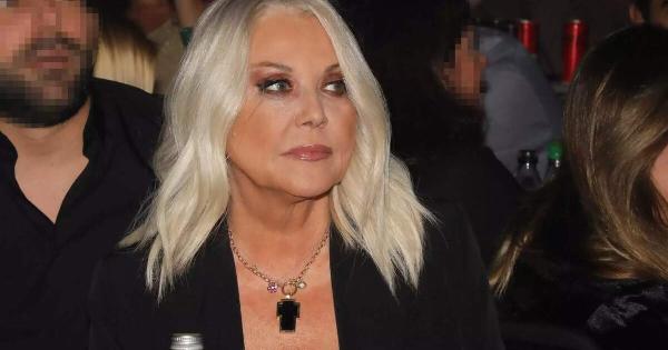 Δύσκολες ώρες για τη Ρούλα Κορομηλά