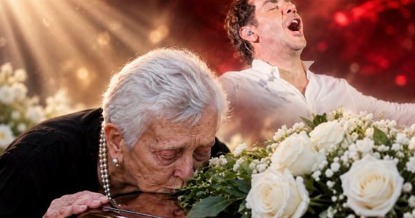 Η πιο τραγική στιγμή! To τελευταίο φιλί της μάνας του Μαζωνάκη πριν την ταφή του-Τι ψέλλισε με λυγμούς (Φωτογραφίες)