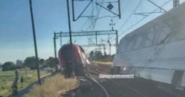 ΕΚΤΑΚΤΟ ΤΩΡΑ: ΣΥΓΚΡΟΥΣΗ ΤΡΕΝΩΝ ΕΞΩ ΑΠΟ ΤΗΝ ΠΟΛΗ – ΣΥΝΑΓΕΡΜΟΣ ΣΕ ΑΣΘΕΝΟΦΟΡΑ ΚΑΙ ΠΥΡΟΣΒΕΣΤΙΚΗ