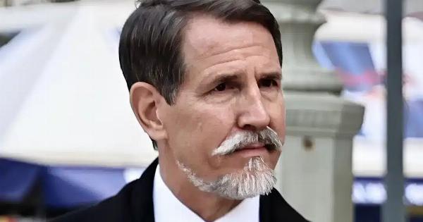 Ο Παύλος Ντε Γκρες στη μεγάλη στρατιωτική παρέλαση του Συντάγματος: «Σου ανάβει την ψυχή αυτό που συμβαίνει»