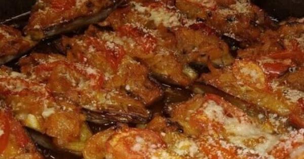 Μελιτζάνες στο φούρνο με μελωμένα κρεμμύδια – Παραδοσιακή συνταγή