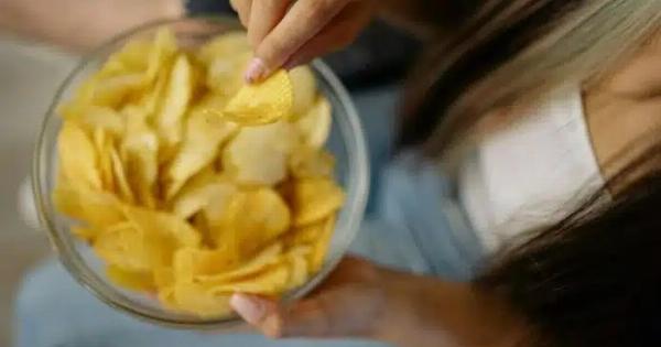 Ανακαλούνται πατατάκια που τρώμε όλοι