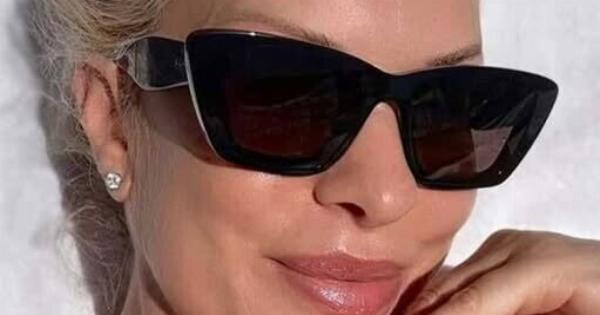 Κοpμί 25χρονης…. η Ελένη Μενεγάκη: Η πρώτη φωτογραφία με μαγιό για φέτος – Έκανε ηλιοθεραπεία στη Μάλαγα της Ισπανίας