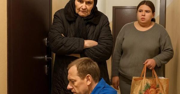 «Τι κάνετε εκεί; Αυτό είναι το σπίτι μου! Εγώ και ο γιος σας χωρίσαμε πριν από τρία χρόνια!» — φώναξε η γυναίκα όταν είδε ότι η πρώην πεθερά της είχε φέρει κλειδαρά και προσπαθούσε να παραβιάσει το διαμέρισμά της