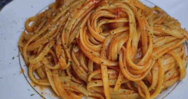 Η Σκορδομακαρονάδα της Γιαγιάς που Μυρίζει Ελλάδα – Με Καβουρδισμένο Πελτέ που Απογειώνει τη Γεύση!