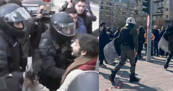 Τέμπη: Χαμός τώρα στην Θεσσαλονίκη, ΜΑΤ επιτέθηκαν σε δημοσιογράφους – Πεδίο μάχης το κέντρο της πόλης μετά το συλλαλητήριο