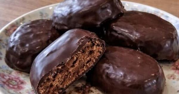 Καριόκες χωρίς ζάχαρη – εύκολο σοκολατένιο γλυκό χωρίς ψήσιμο