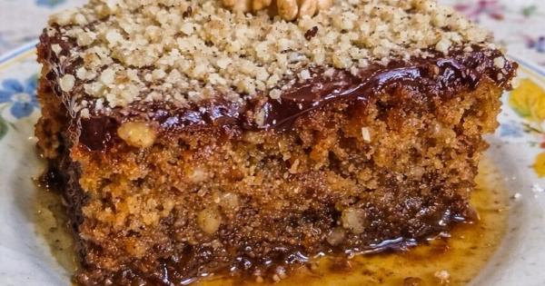 Η πιο ζουμερή καρυδόπιτα που θα φτιάξεις