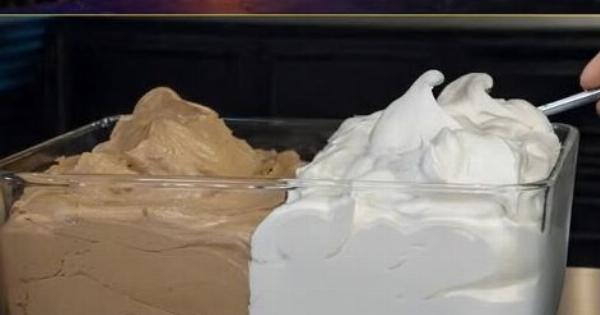 Σοκολάτα και βανίλια μαζί, αφράτο και πλούσιο, και το καλύτερο; γίνεται μεγάλη ποσότητα για να το απολαμβάνουμε για μέρες!