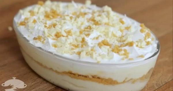 Κρεμώδες μπισκοτογλυκό ψυγείου: Η εύκολη συνταγή χωρίς ψήσιμο που γίνεται ανάρπαστη