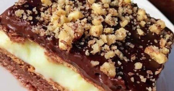 Άσε ό,τι κάνεις και δες αυτό το γλυκό – Γίνεται σε 10 λεπτά και δεν θα ξανααγοράσεις τούρτα