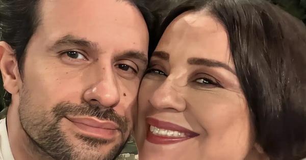 Η Μαρία Τζομπανάκη σε μια σπάνια φωτογραφία με τον σύζυγό της, Γιάννη Βάλβη, με αφορμή τη γιορτή του