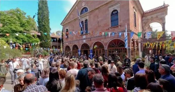 Μανταμάδος: Πάνω από 40.000 προσκυνητές για τον Ταξιάρχη – Το μεγάλο πανηγύρι της πίστης κορυφώνεται στη Λέσβο