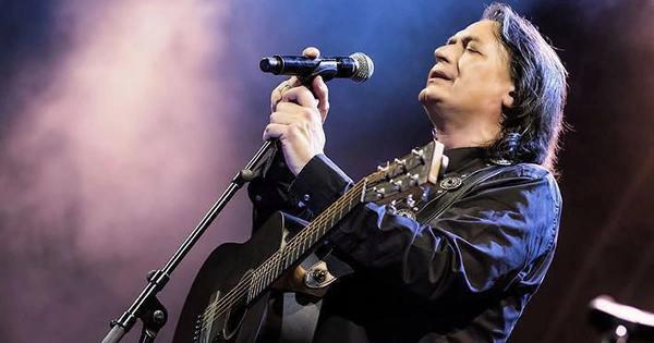 «Δεν έχετε βαρεθεί να το λέω;» – Ο Γιάννης Κότσιρας διέκοψε τη συναυλία του – Δείτε ΒΙΝΤΕΟ