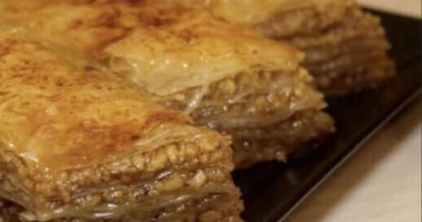 Μπακλαβάς με διπλό σιρόπι: παραδοσιακή συνταγή που πετυχαίνει πάντα