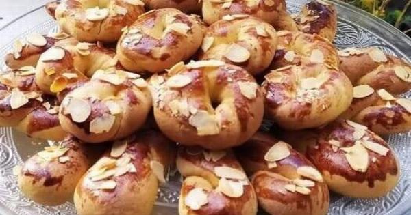 Παραδοσιακά Κουλουράκια Βουτύρου με Αμύγδαλα – Αφράτα & Τραγανά