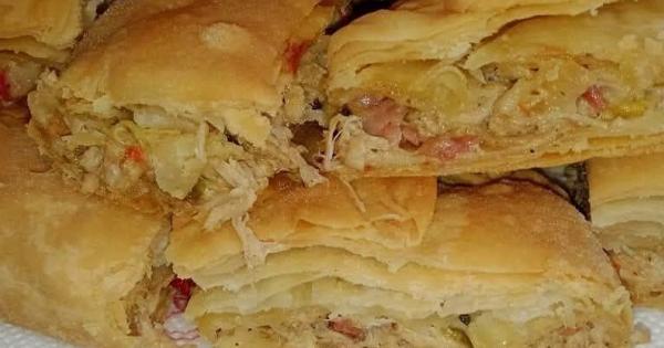 Η πιο λαχταριστή κοτόπιτα με μπέικον και τυρί