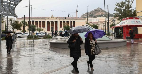 Καιρός: Έκκληση Καλλιάνου για την Αττική και άλλες 10 περιοχές – «Προσέξτε τις μετακινήσεις σας»