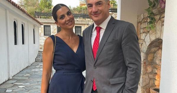 Όλοι κοιτούσαν το ίδιο: Η νέα φωτογραφία της Σταματίνας Τσιμτσιλή με τον σύζυγό της έγινε θέμα συζήτησης