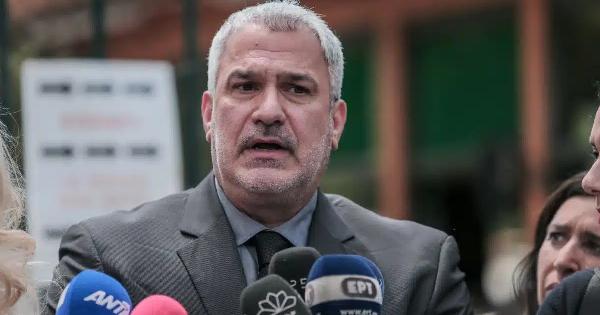 Σπύρος Χαριτάτος: Απαντάει λίγο ειρωνικά στον Μητσοτάκη μέσα από το Open για το ποιος θα σηκώσει το τηλέφωνο