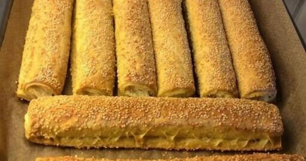 Με 3 υλικά έφτιαξα μπαστουνάκια σφολιάτας με τυρί