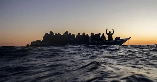 Γέμισε η θάλασσα πτώματα: Νέα τραγωδία με 53 νεκρούς, ανάμεσά τους δύο μωρά – Αναποδογύρισε το σκάφος που τους μετέφερε