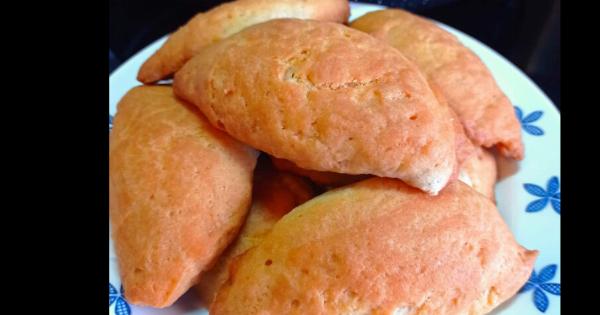 Υπέροχα τυροπιτάκια, νόστιμα αφράτα και λαχταριστά. Η συνταγή είναι παλιά, από φούρναρη..