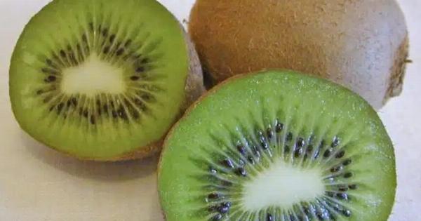 Οι γιατροί αποκαλύπτουν ότι η κατανάλωση ακτινίδιων προκαλεί…