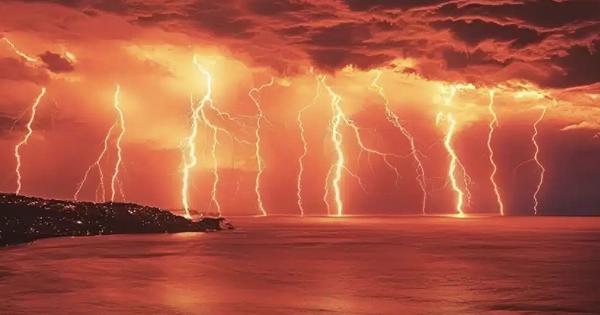 Σαρώνει τώρα η κακοκαιρία Βύρων – Οι 9 περιοχές που είναι στο «κόκκινο»