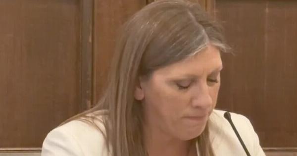 Κι όμως η σκληρή Κωνσταντοπούλου δάκρυσε – Τι την έκανε να λυγίσει