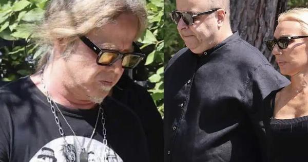 Κηδεία Λορέντζο Καριέρε: Στο «ύστατο χαίρε» οι Φίλοι για πάντα – Πλήθος επωνύμων από Σεφερλή μέχρι Βουρλιώτη