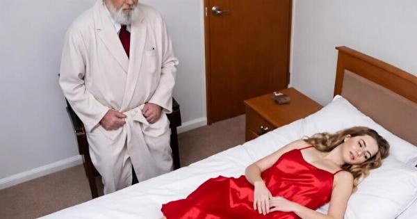 Για να σώσει την άρρωστη γιαγιά της, μια 22χρονη κοπέλα παντρεύτηκε έναν άντρα που ήταν σαράντα χρόνια μεγαλύτερός της. Όμως την πρώτη νύχτα του γάμου, φοβισμένη από τον σύζυγό της, προσποιήθηκε πως κοιμόταν