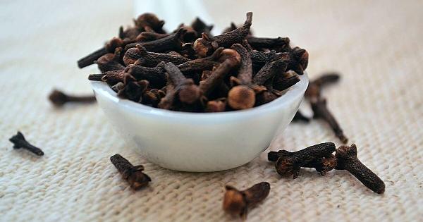 Η φυσική δύναμη του γαρύφαλλου: Σπιτικές θεραπείες για καλύτερη υγεία