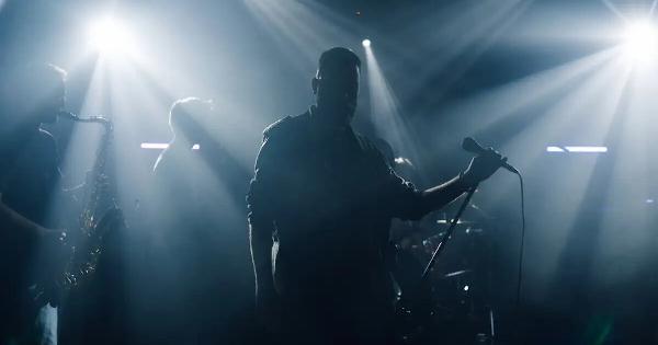 ΕΚΤΑΚΤΟ – Η πρώτη αντίδραση του πασίγνωστου Έλληνα τραγουδιστή που κατηγορείται, μόλις το είπε