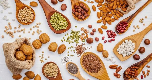 Η «άγνωστη» βιταμίνη που χαρίζει μακροζωία – 10 τροφές που την περιέχουν