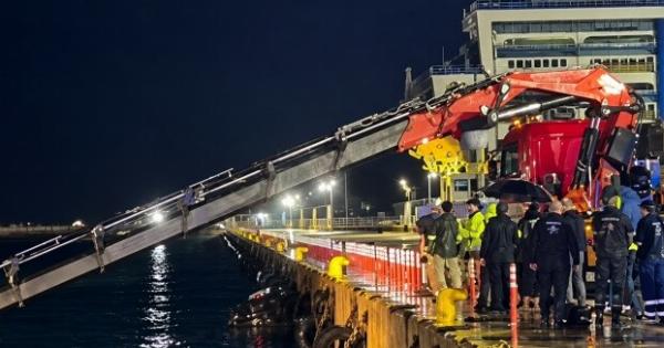Μόλις μαθεύτnκε ποιανού είναι η οικογένεια που έπεσε με το αυτοκίνητο στο λιμάνι στον Πειραιά